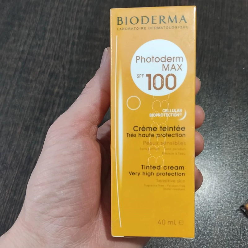 کرم ضد آفتاب ب.یوودر..ما رنگی SPF100 MAX لیبل طوسی قرمز