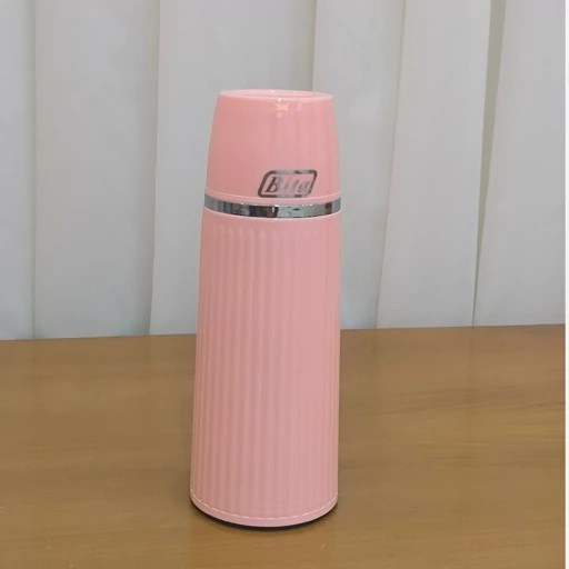 فلاسک نیم لیتری بیتا مدل دسته دار به همراه لیوان(داخل شیشه 12 ساعت نگه داری گرما)