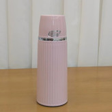 فلاسک نیم لیتری بیتا مدل دسته دار به همراه لیوان(داخل شیشه 12 ساعت نگه داری گرما)